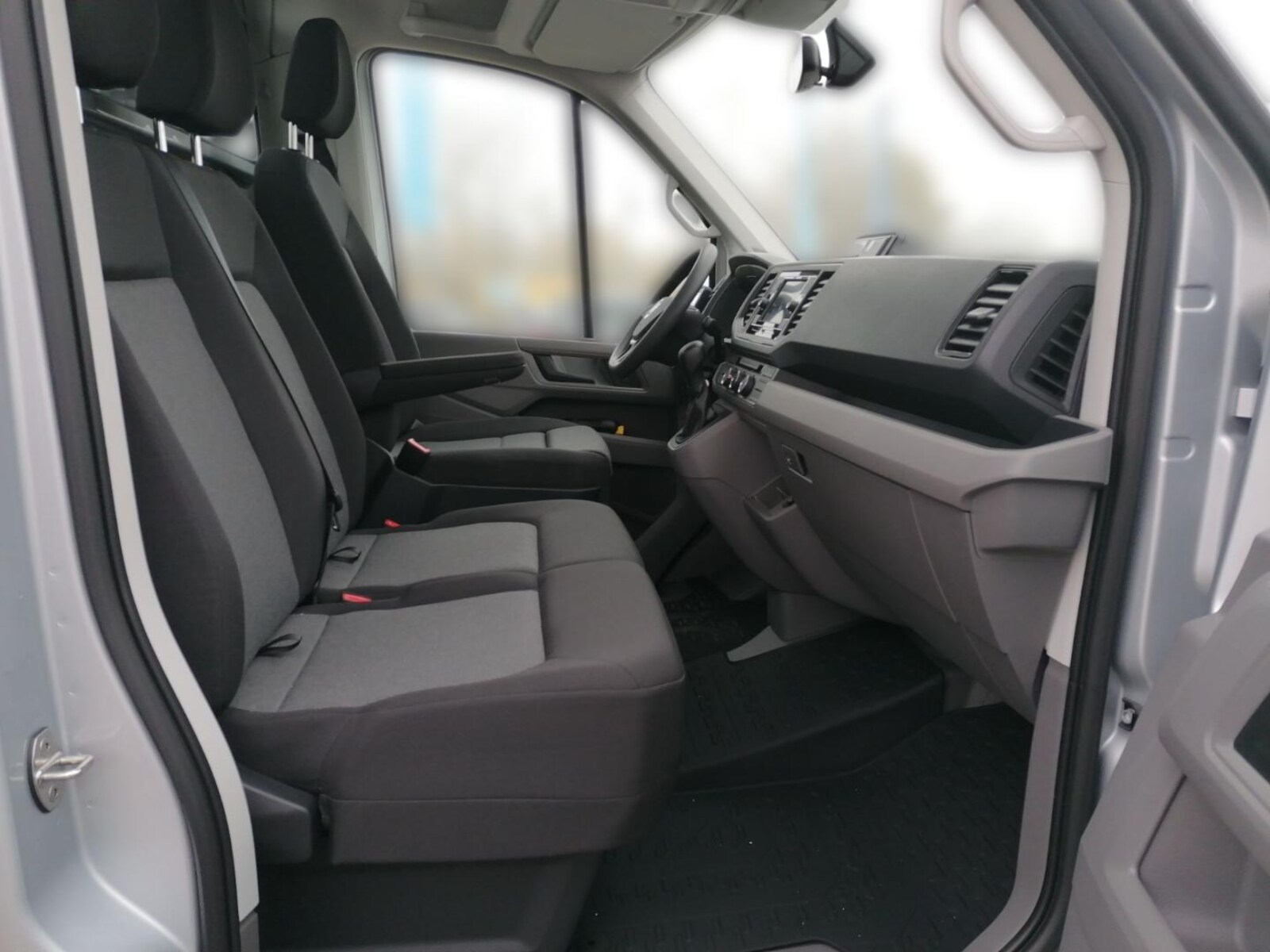 Volkswagen Crafter Einzelkabine langer Radstand – Bild 9