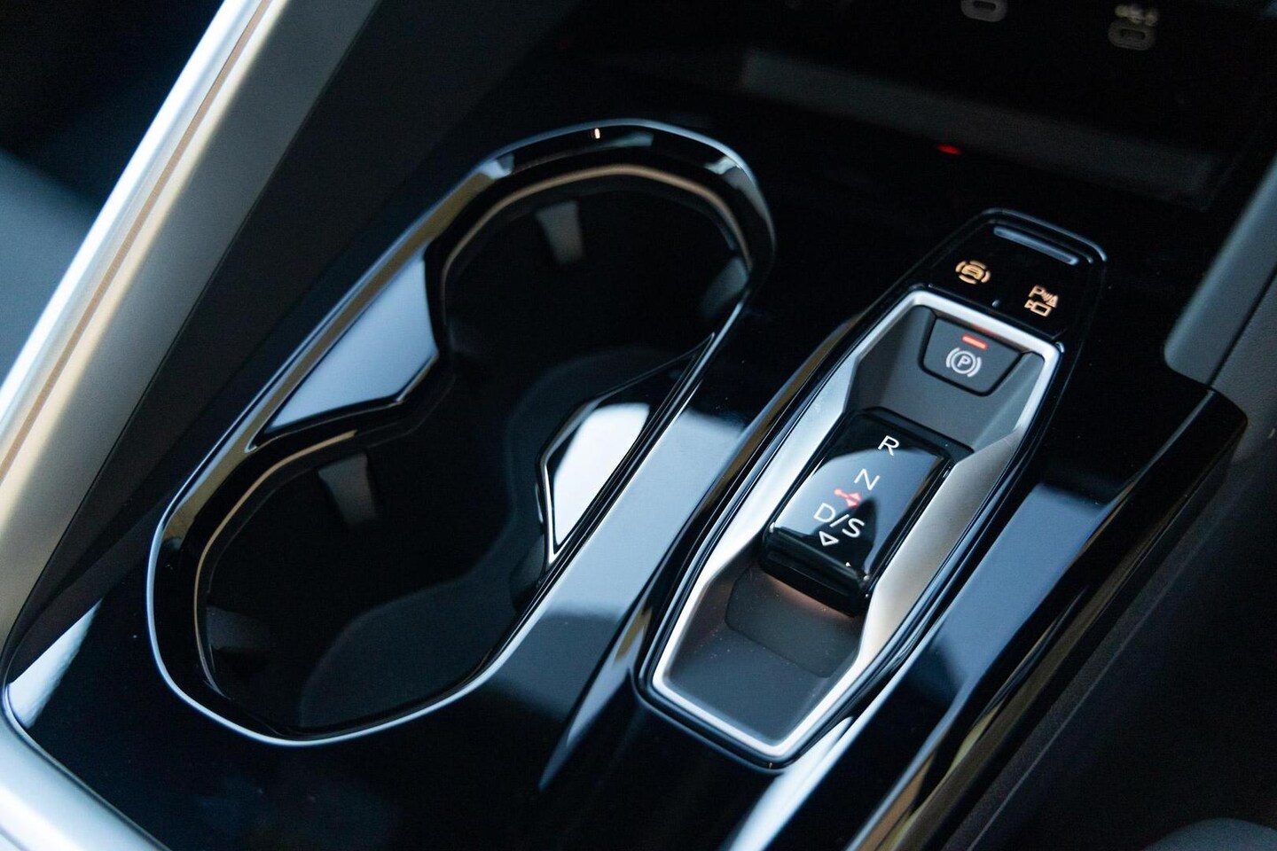 Image about Audi Q5 SUV TDI quattro 150 kW sport