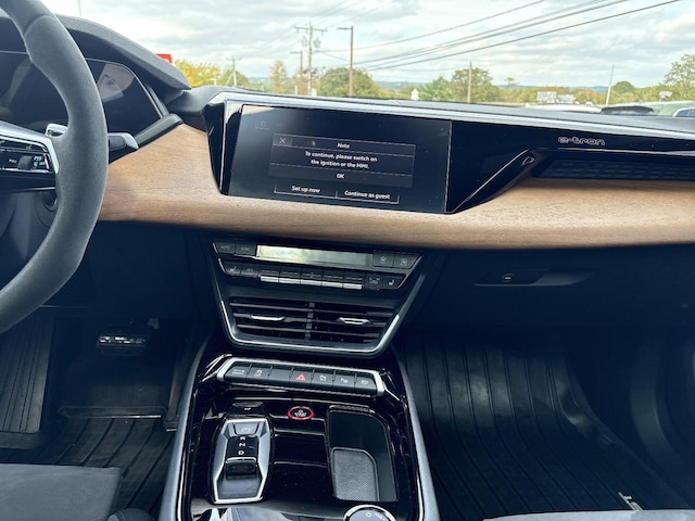2023 Audi e-tron GT Prestige - Photo 13