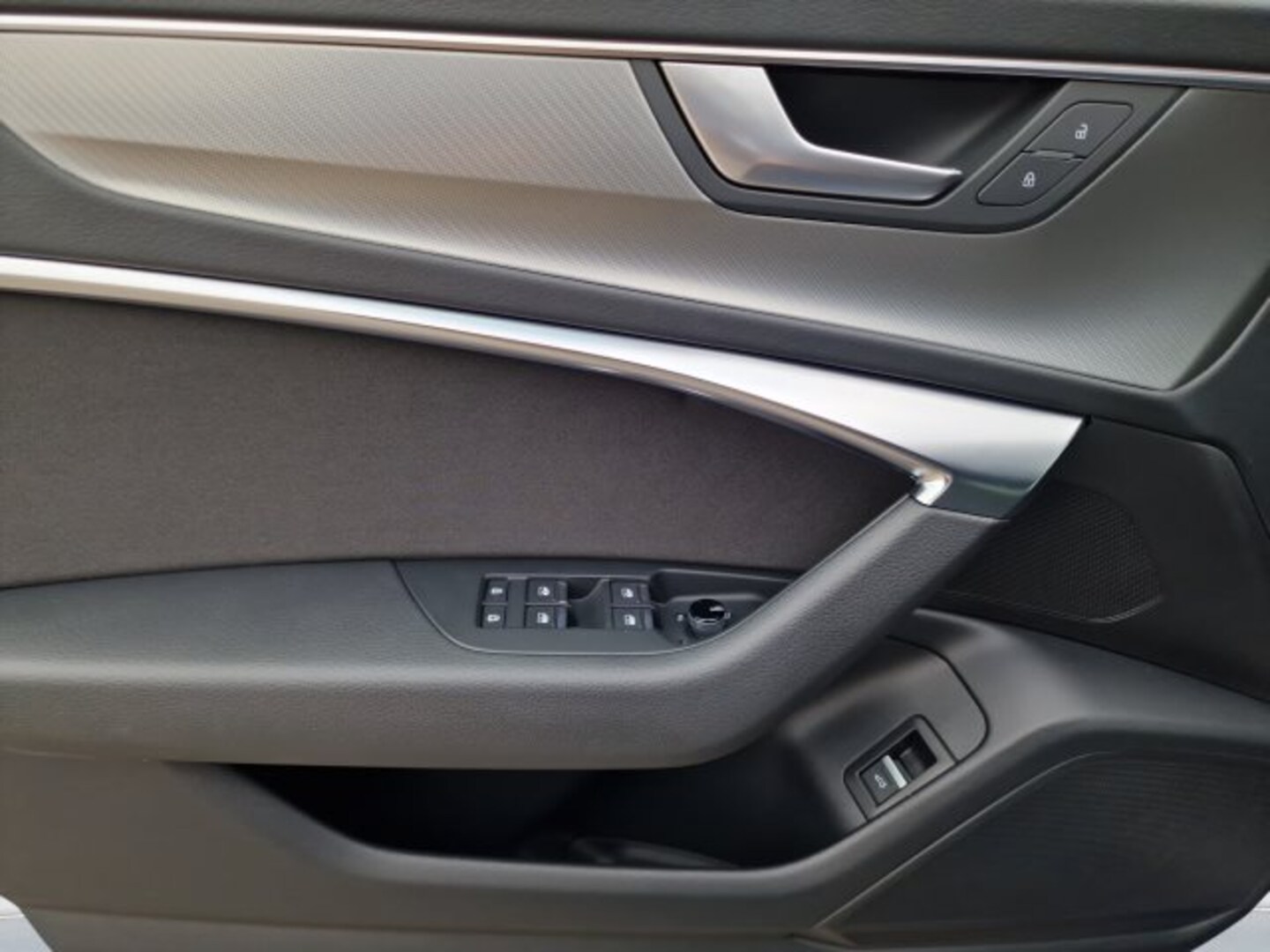 Bild über Audi A6 Avant S line 40 TDI S tronic - für weitere Informationen kontaktieren Sie den Audi Partner