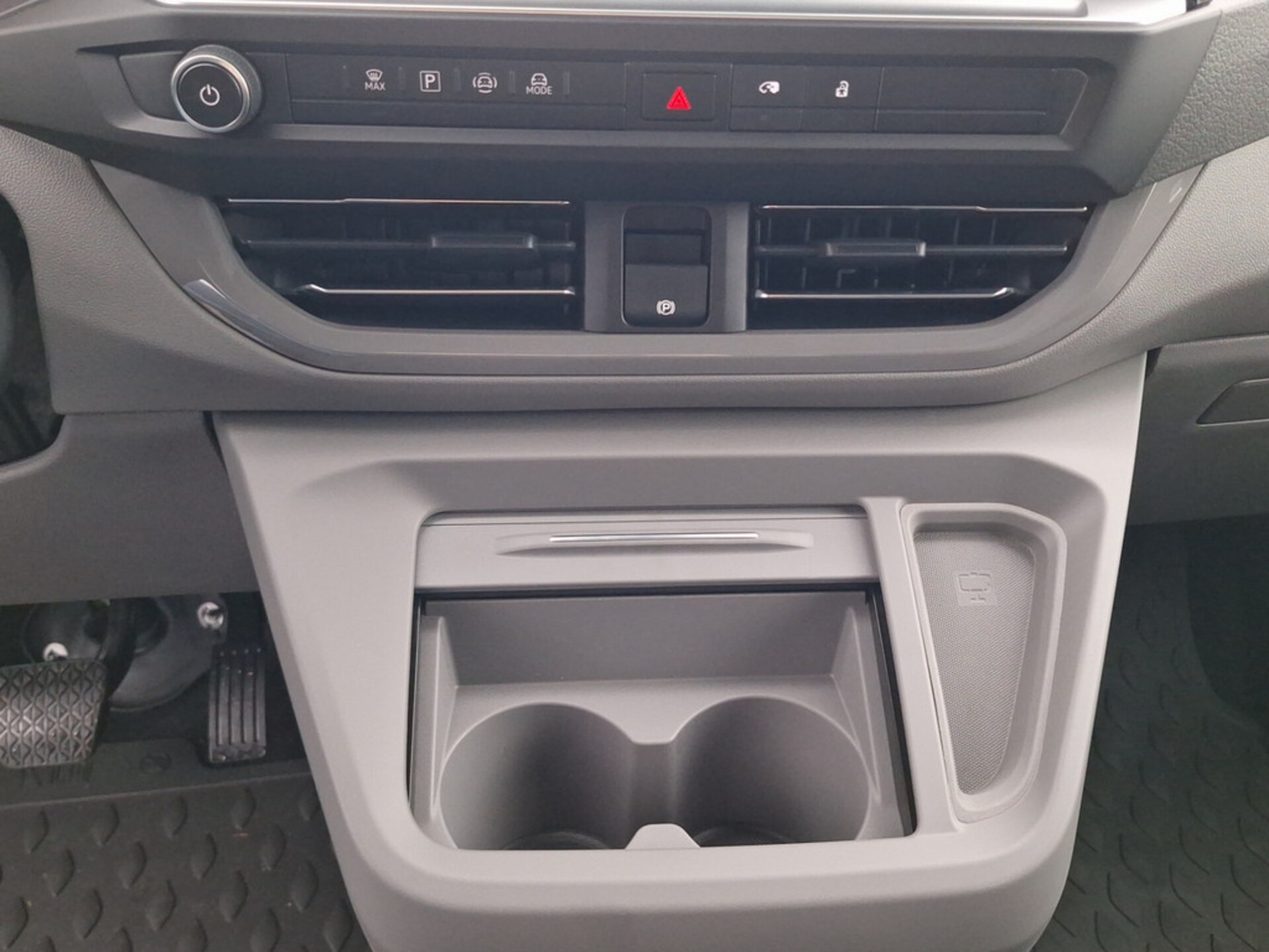 Volkswagen e-Caravelle Life