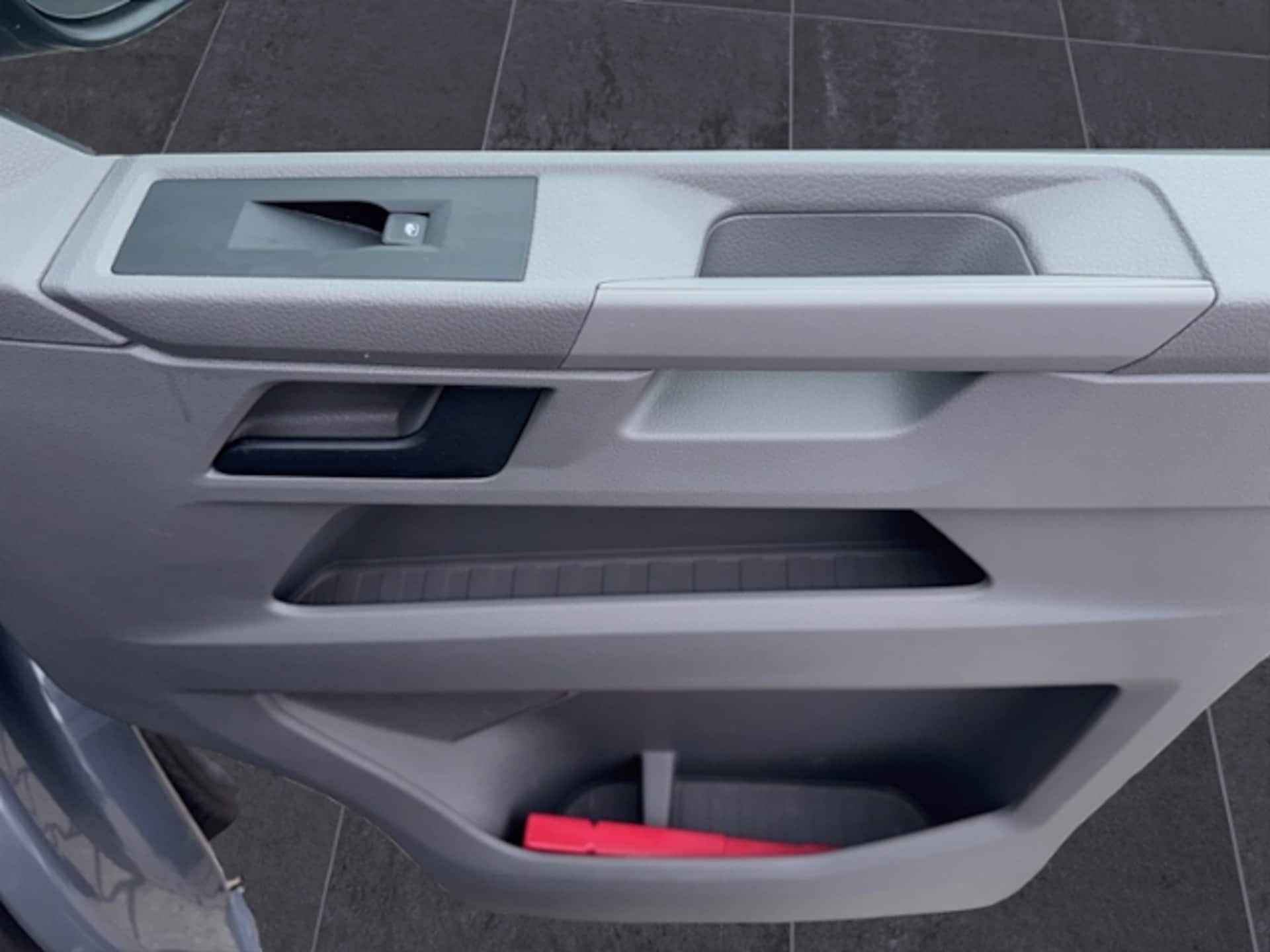 Volkswagen T6.1 Transporter Kasten langer Radstand