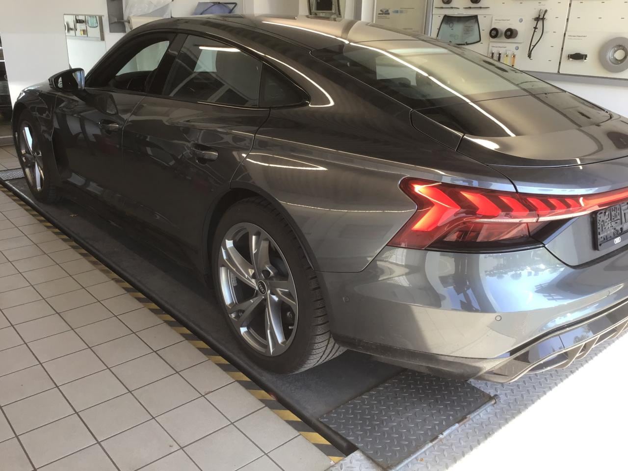 Image about Audi e-tron GT e-tron quattro