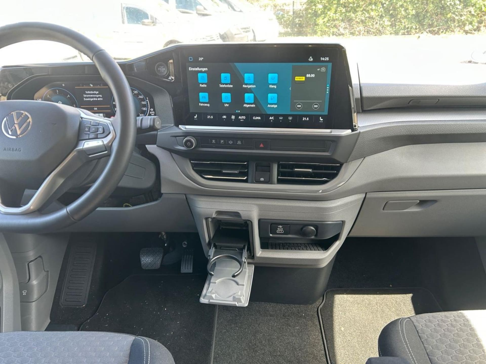 Volkswagen Caravelle langer Radstand Life