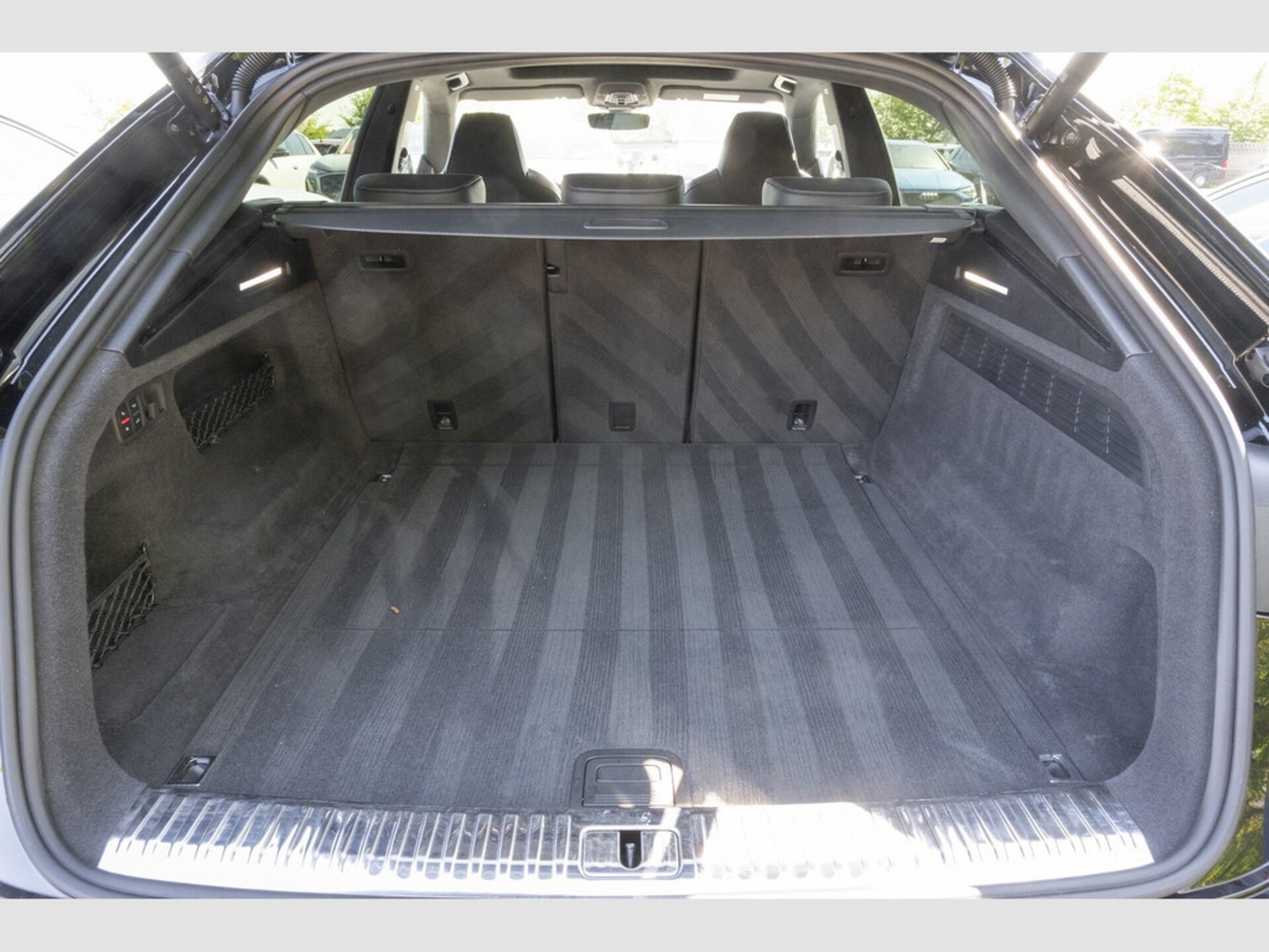 Audi SQ8 SUV