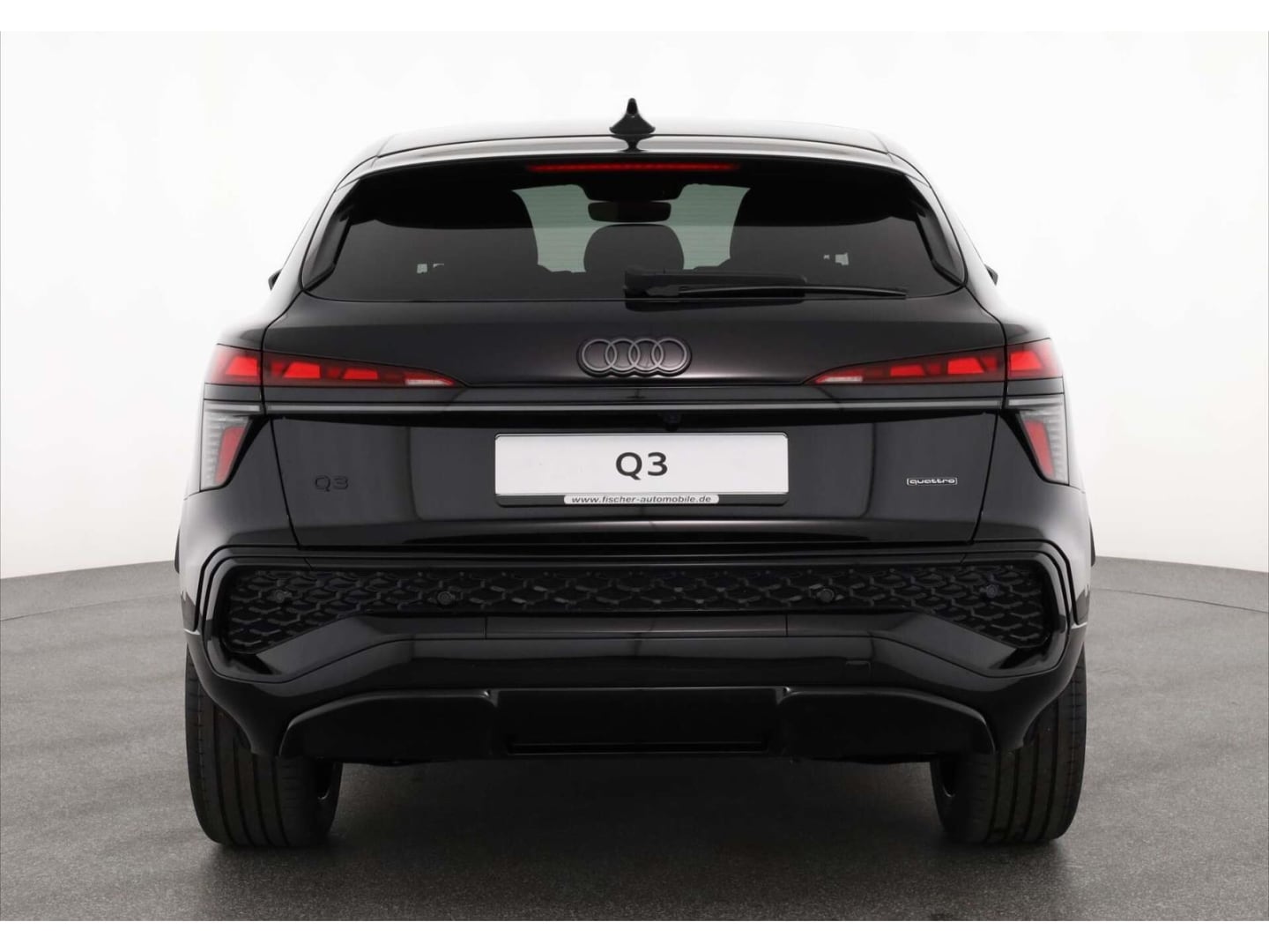 Bild über Audi Q3 Sportback TFSI quattro 195 kW S tronic - für weitere Informationen kontaktieren Sie den Audi Partner