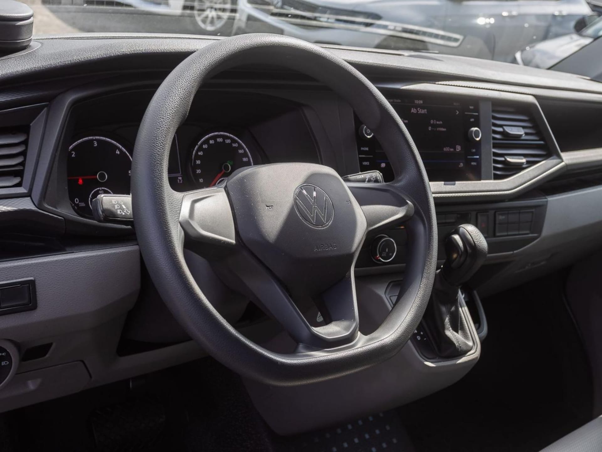 Volkswagen T6.1 Transporter Kombi langer Radstand