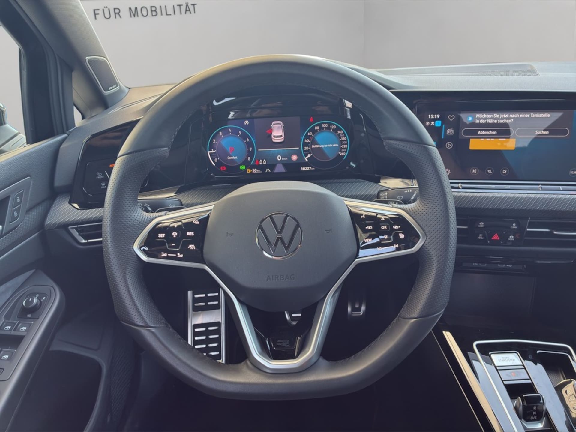 Volkswagen Golf R-Line