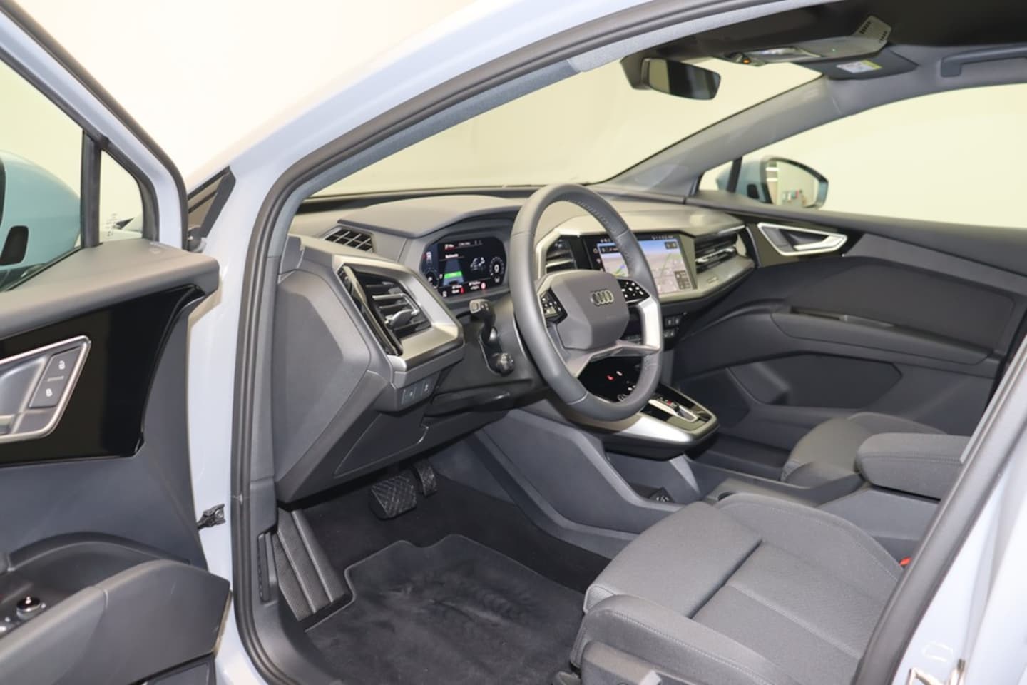 Bild über Audi Q4 e-tron 45 e-tron - für weitere Informationen kontaktieren Sie den Audi Partner