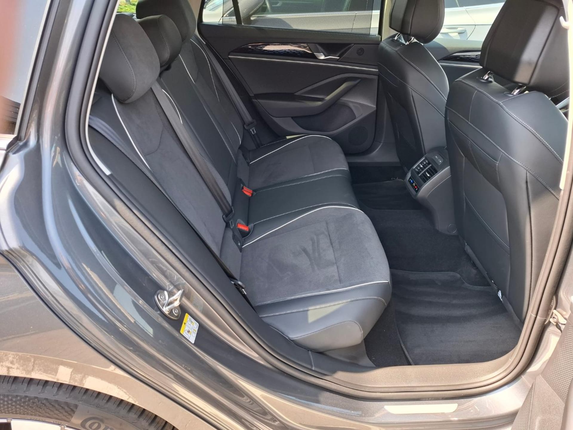 Volkswagen Passat Elegance