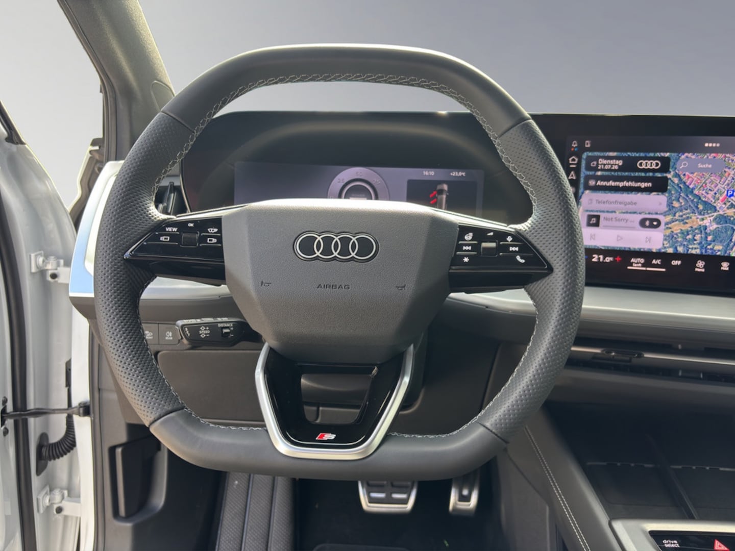 Bild über Audi Q4 SUV e-tron e-tron performance 210 kW - für weitere Informationen kontaktieren Sie den Audi Partner