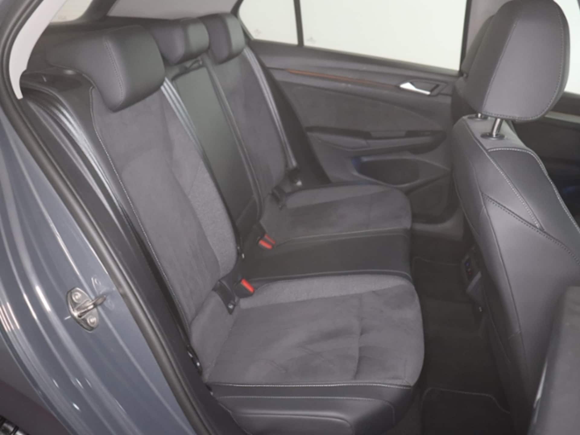 Volkswagen Golf Style