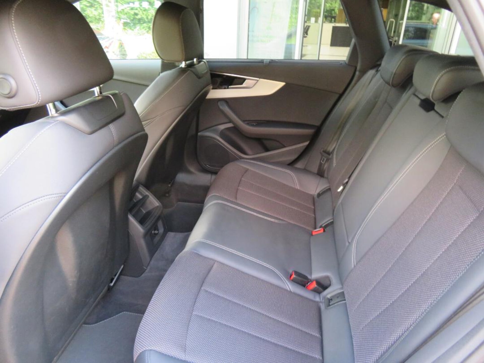 Audi A4 Avant S line