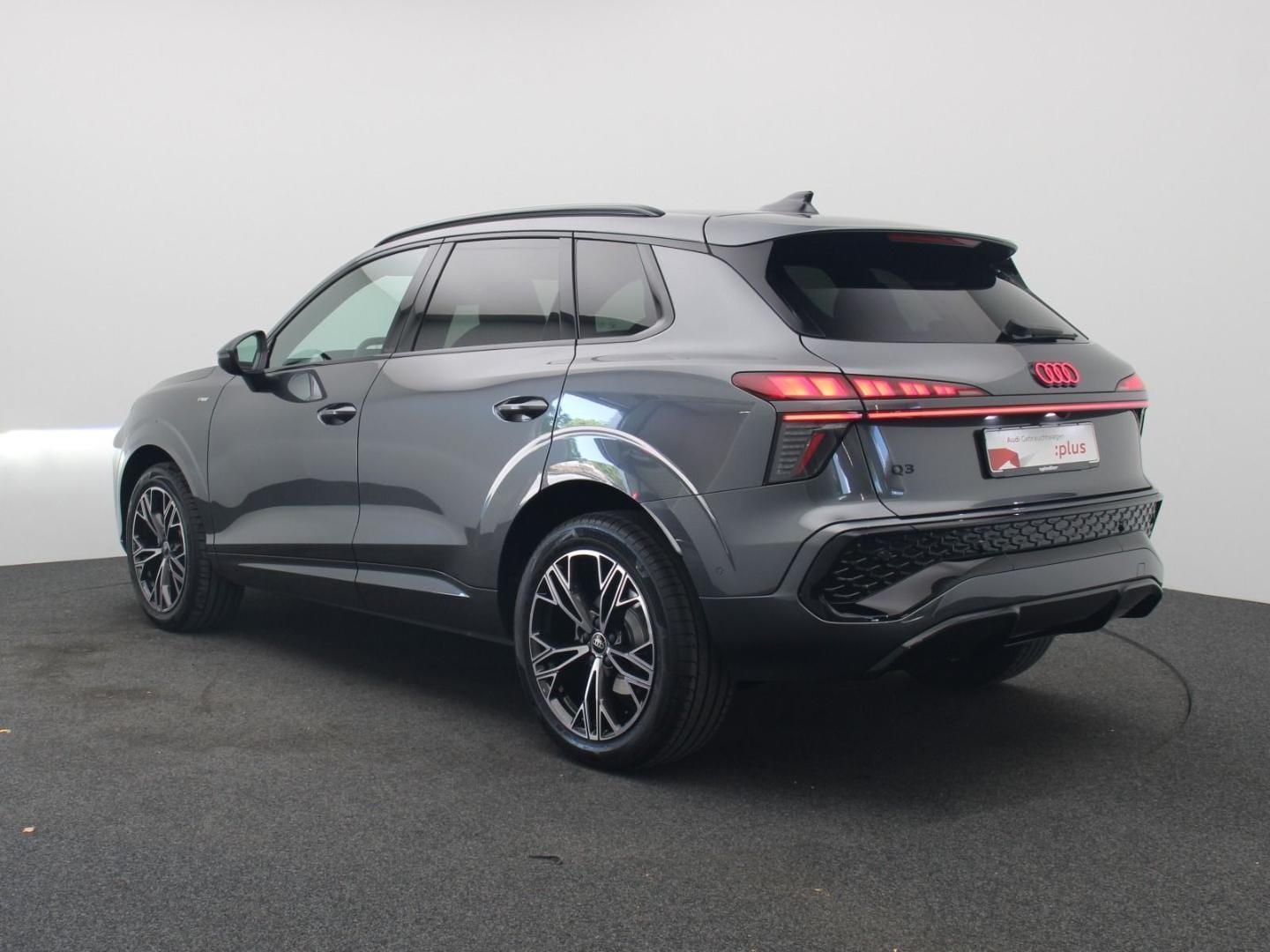 Bild über Audi Q3 SUV TFSI 110 kW S tronic - für weitere Informationen kontaktieren Sie den Audi Partner