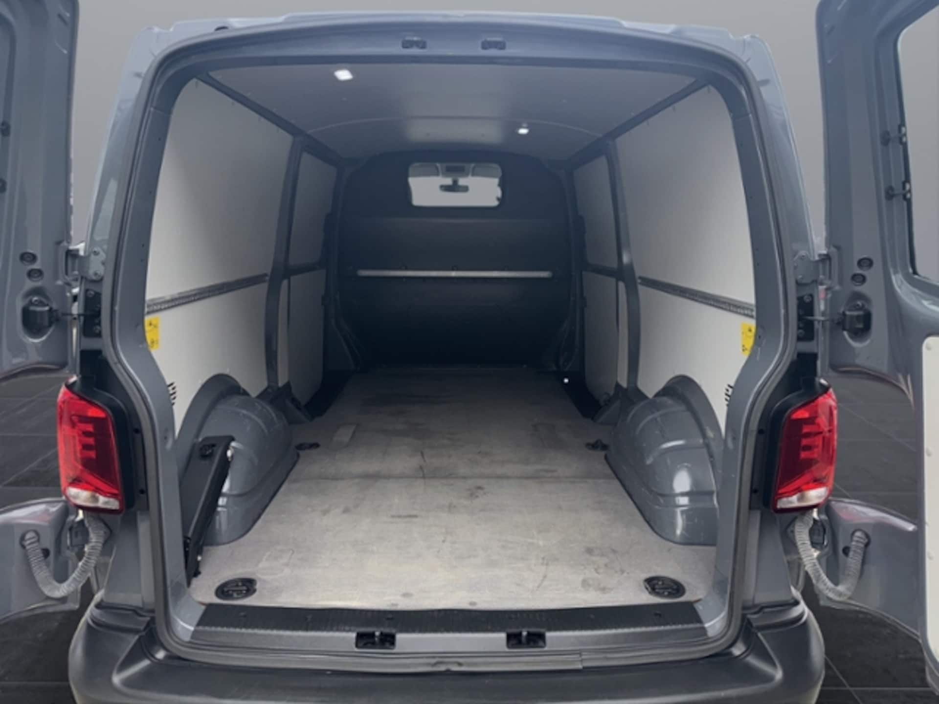 Volkswagen T6.1 Transporter Kasten langer Radstand