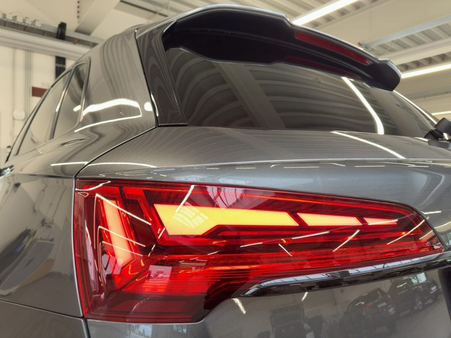 Bild über Audi Q5 40 TDI quattro 150 kW S tronic - für weitere Informationen kontaktieren Sie den Audi Partner