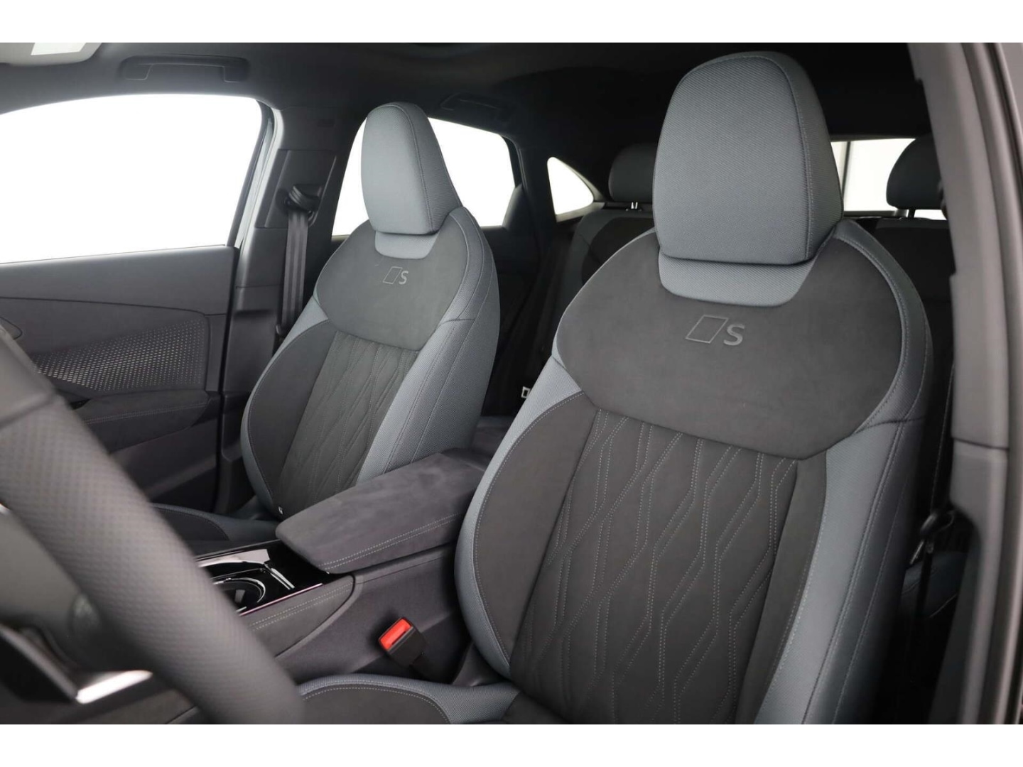 Bild über Audi Q3 Sportback TFSI quattro 195 kW S tronic - für weitere Informationen kontaktieren Sie den Audi Partner