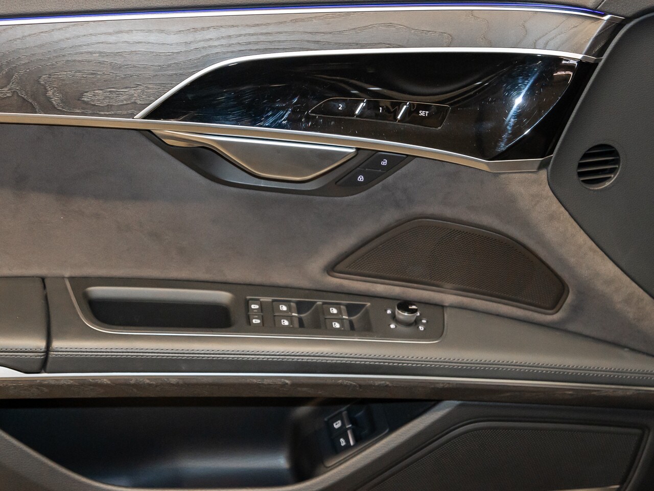 Image about Audi A8 L TFSI e 60 TFSI e quattro tiptronic