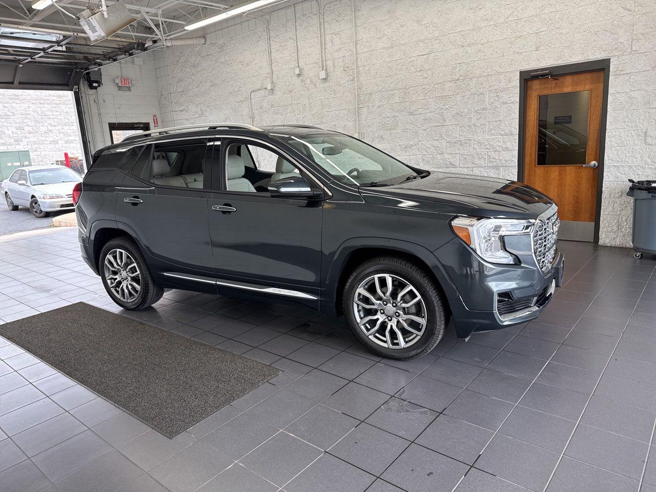 2022 GMC Terrain Denali AWD's photo