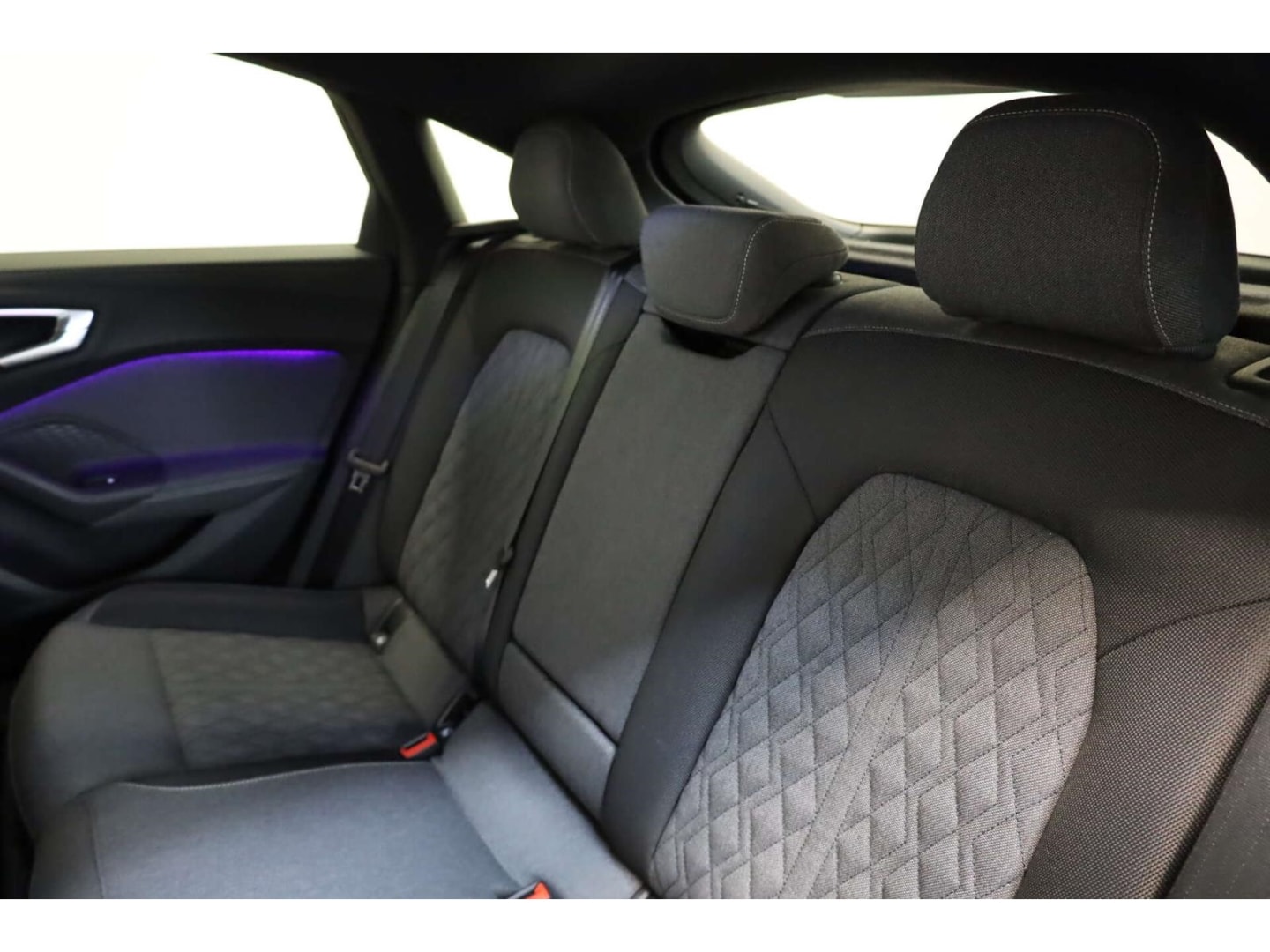 Bild über Audi A5 Limousine e-hybrid e-hybrid quattro 220 kW S tronic - für weitere Informationen kontaktieren Sie den Audi Partner