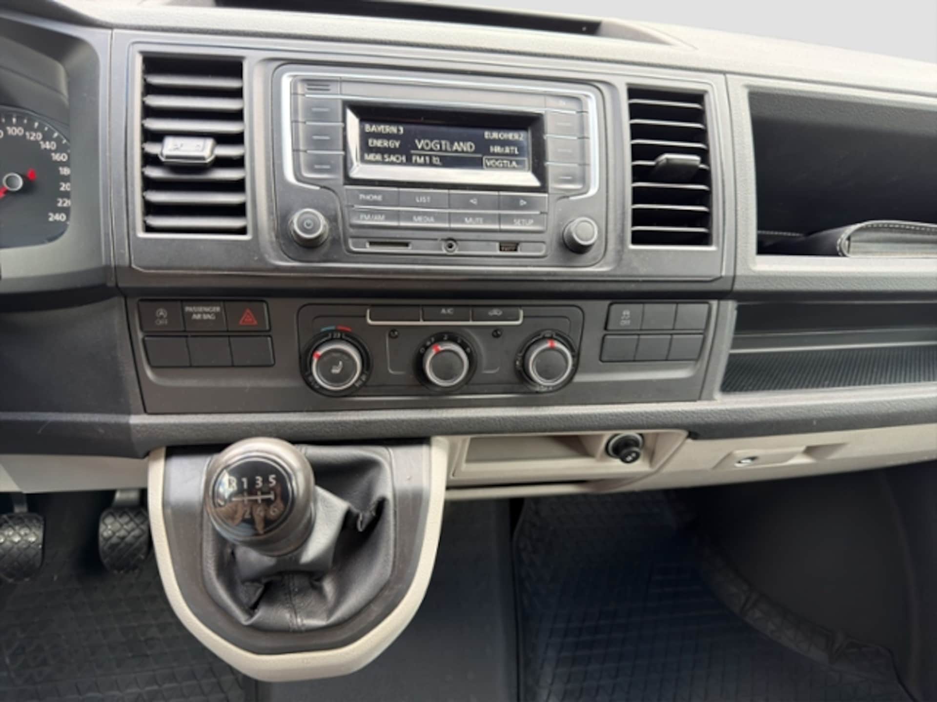 Volkswagen T6 Transporter Kasten kurzer Radstand