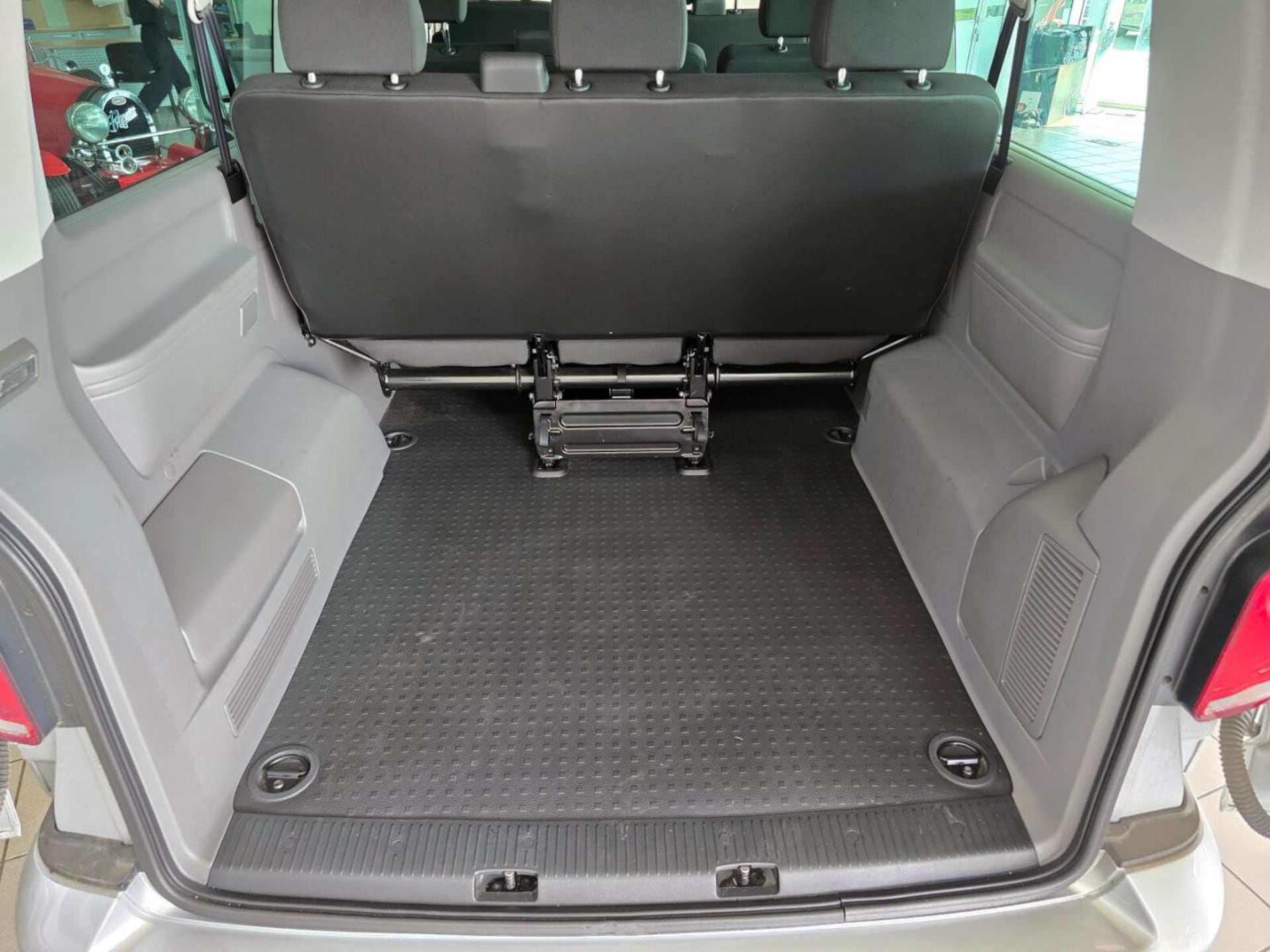 Volkswagen Caravelle 6.1 długi roztaw osi S