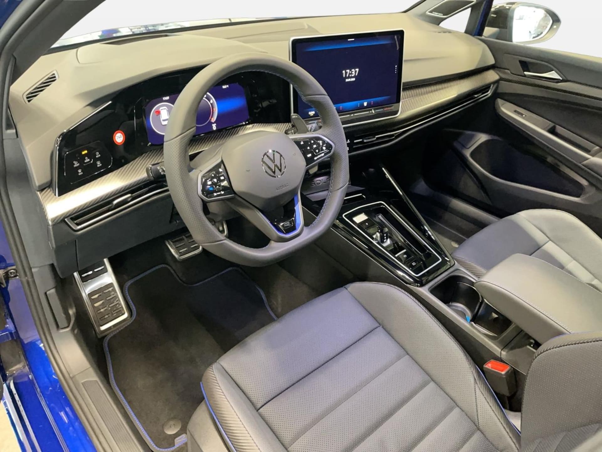 Volkswagen Golf Variant R