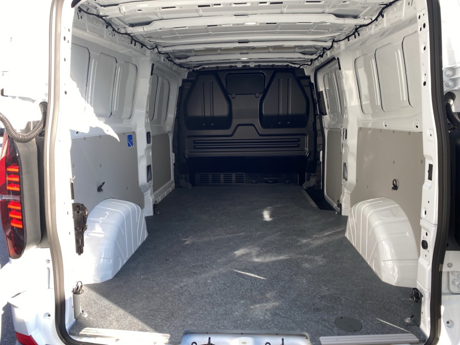 Volkswagen Transporter Kasten langer Radstand – Bild 6