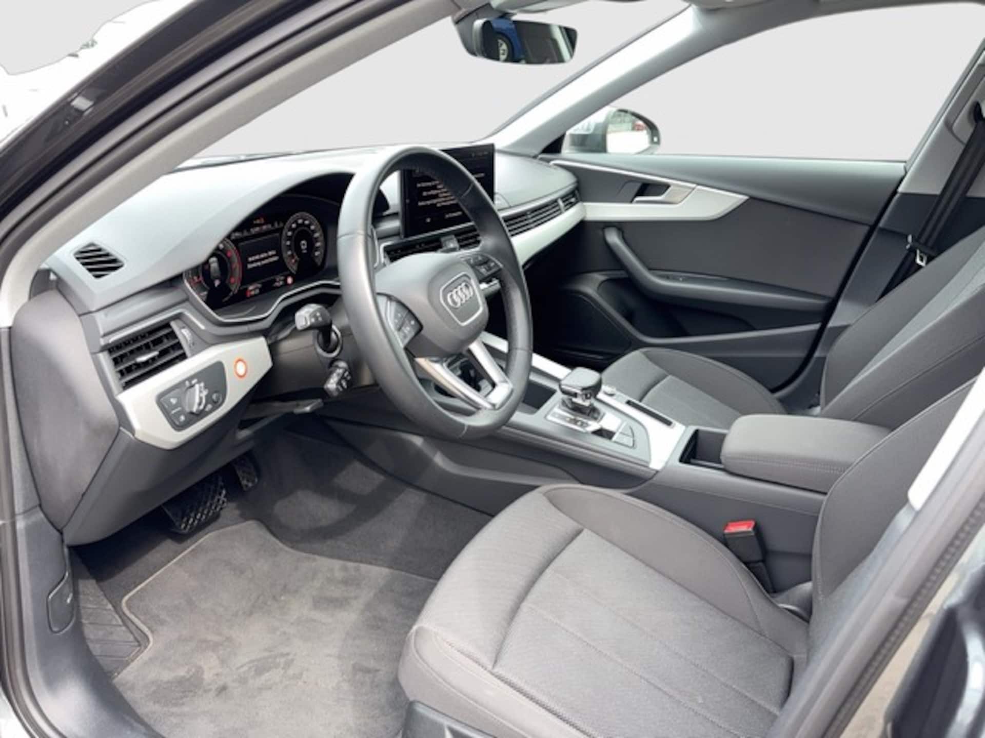 Audi A4 Avant S line