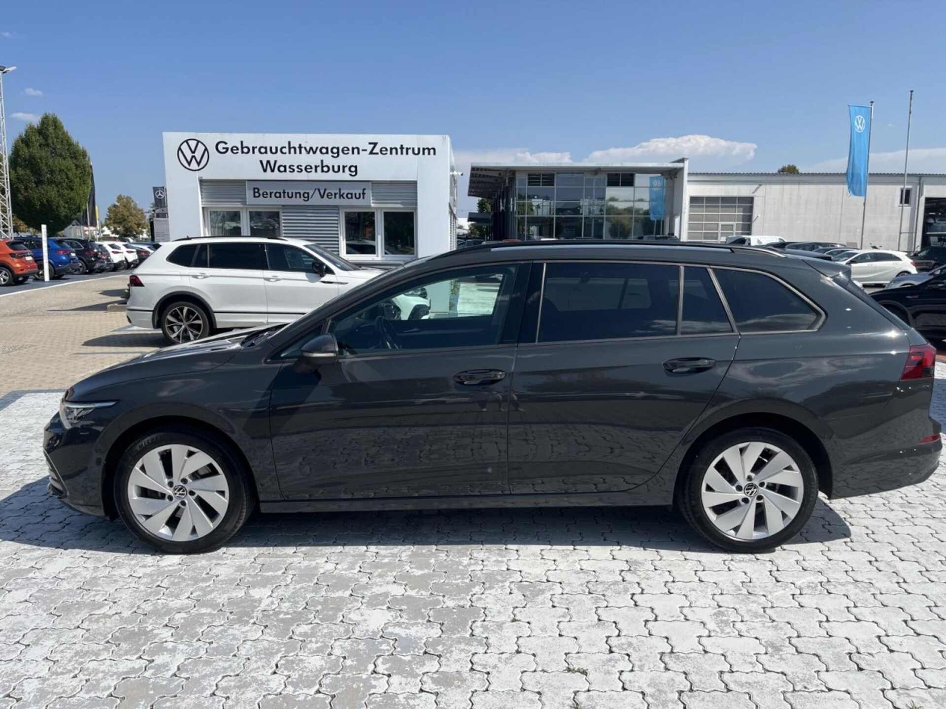 Volkswagen Golf Variant Life