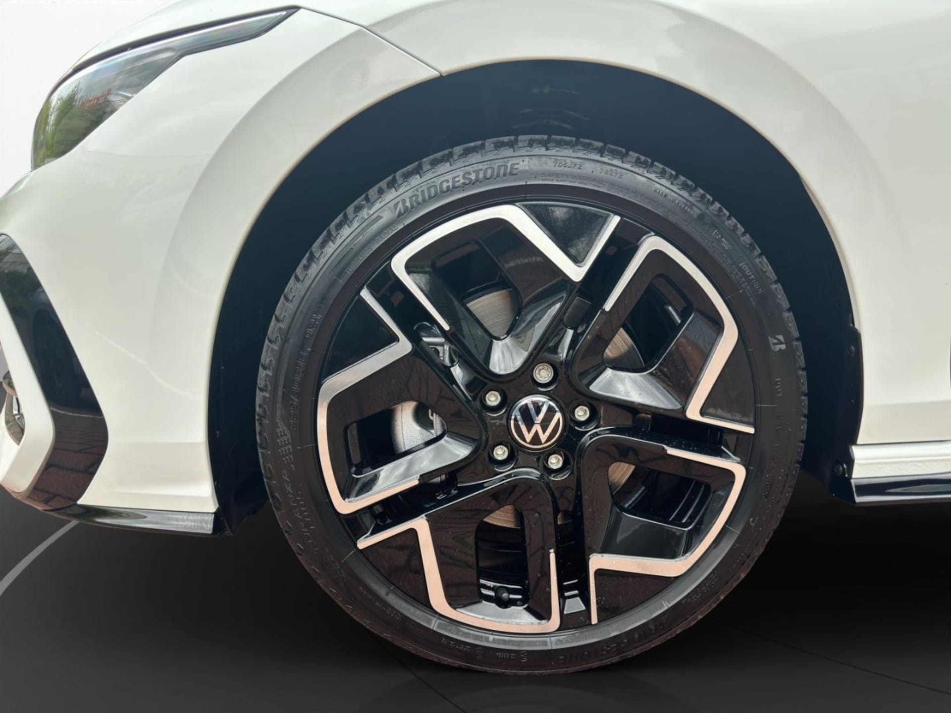 Volkswagen Golf R-Line
