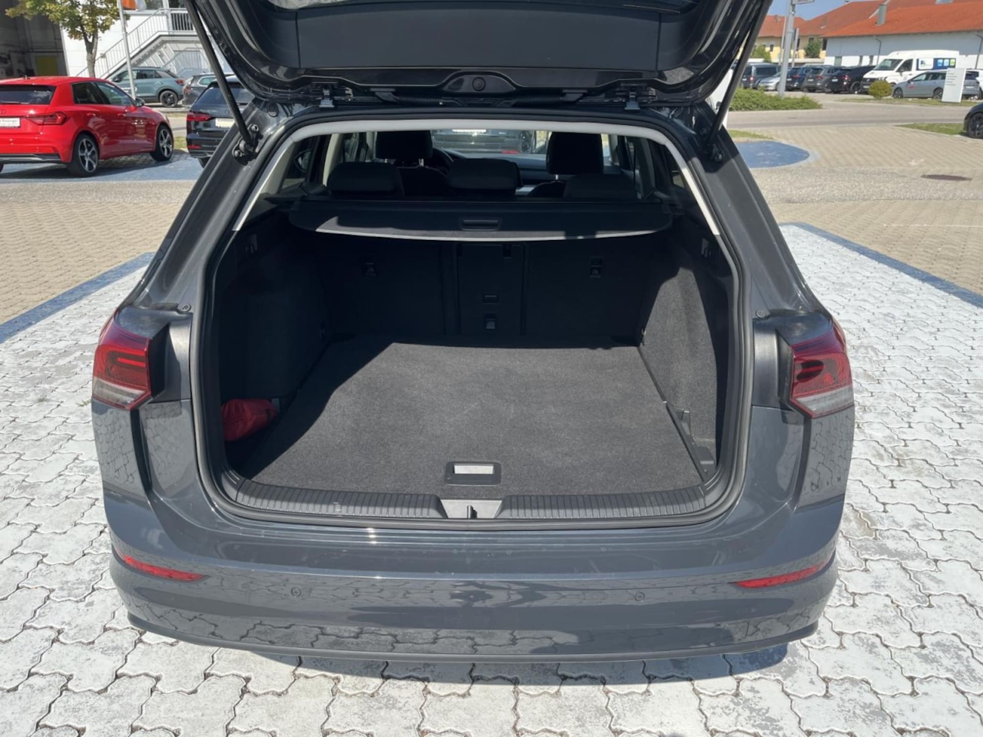 Volkswagen Golf Variant Life