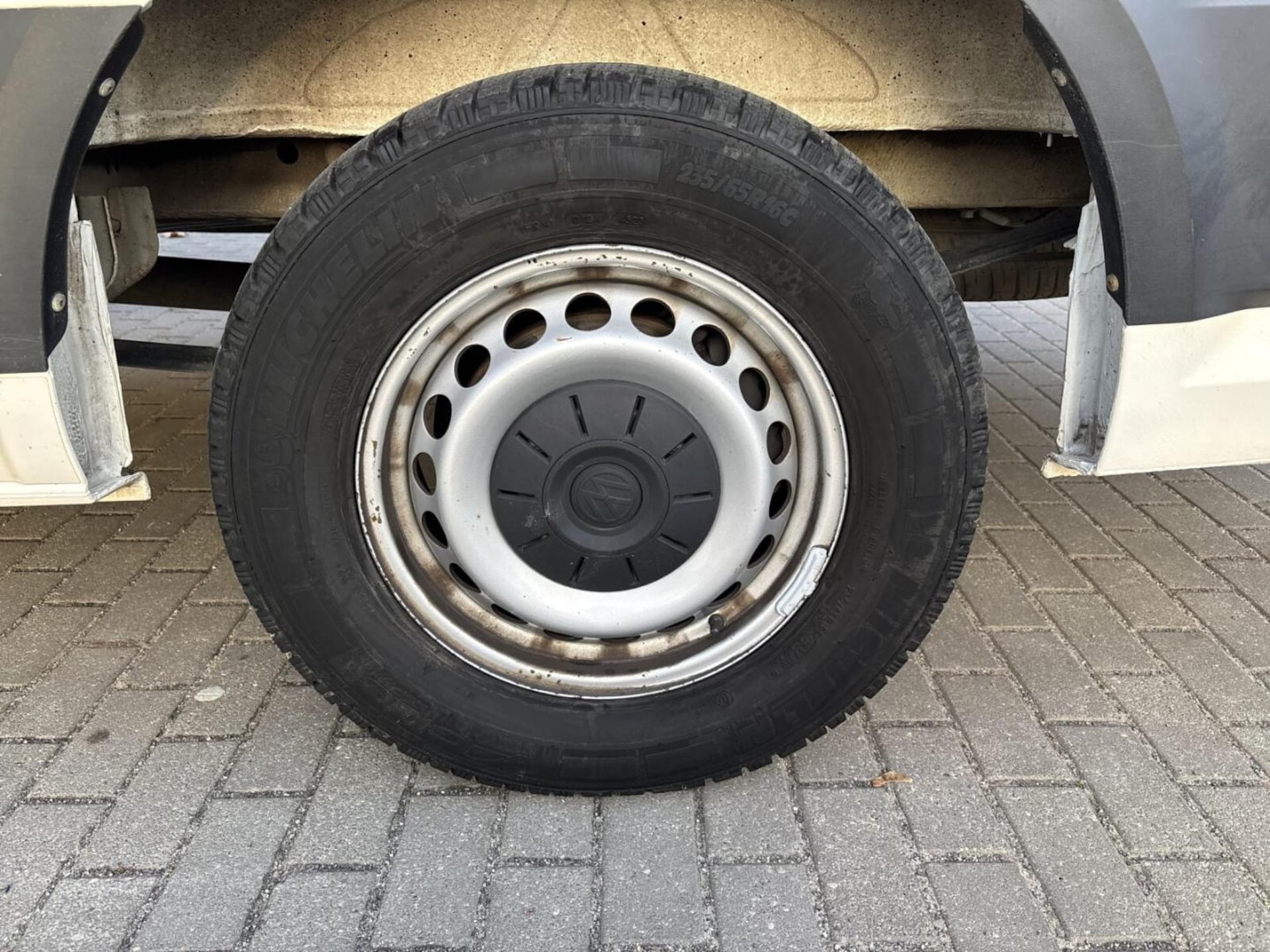 Volkswagen Crafter Furgon średni rozstaw osi
