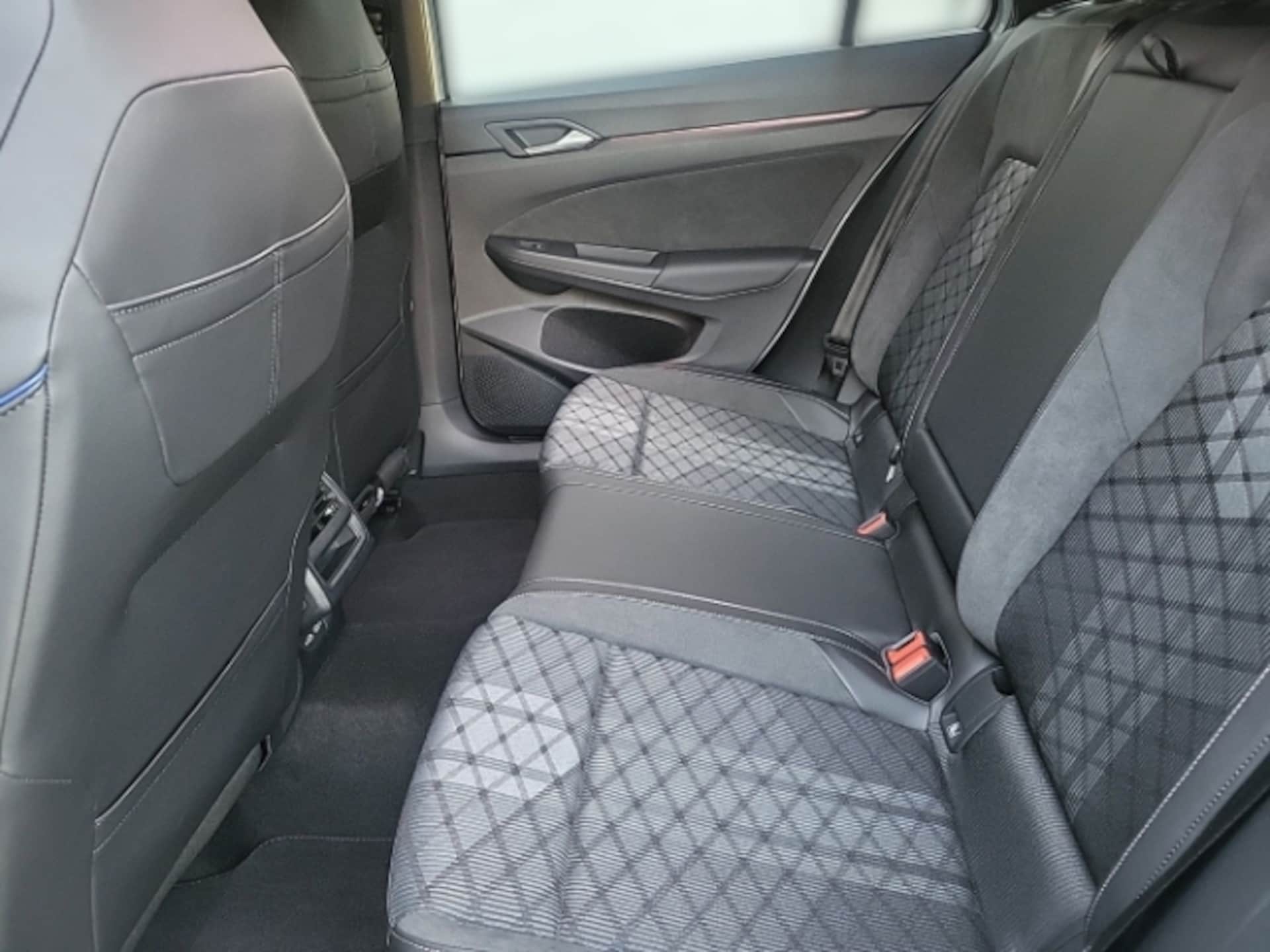 Volkswagen Golf Variant R-Line