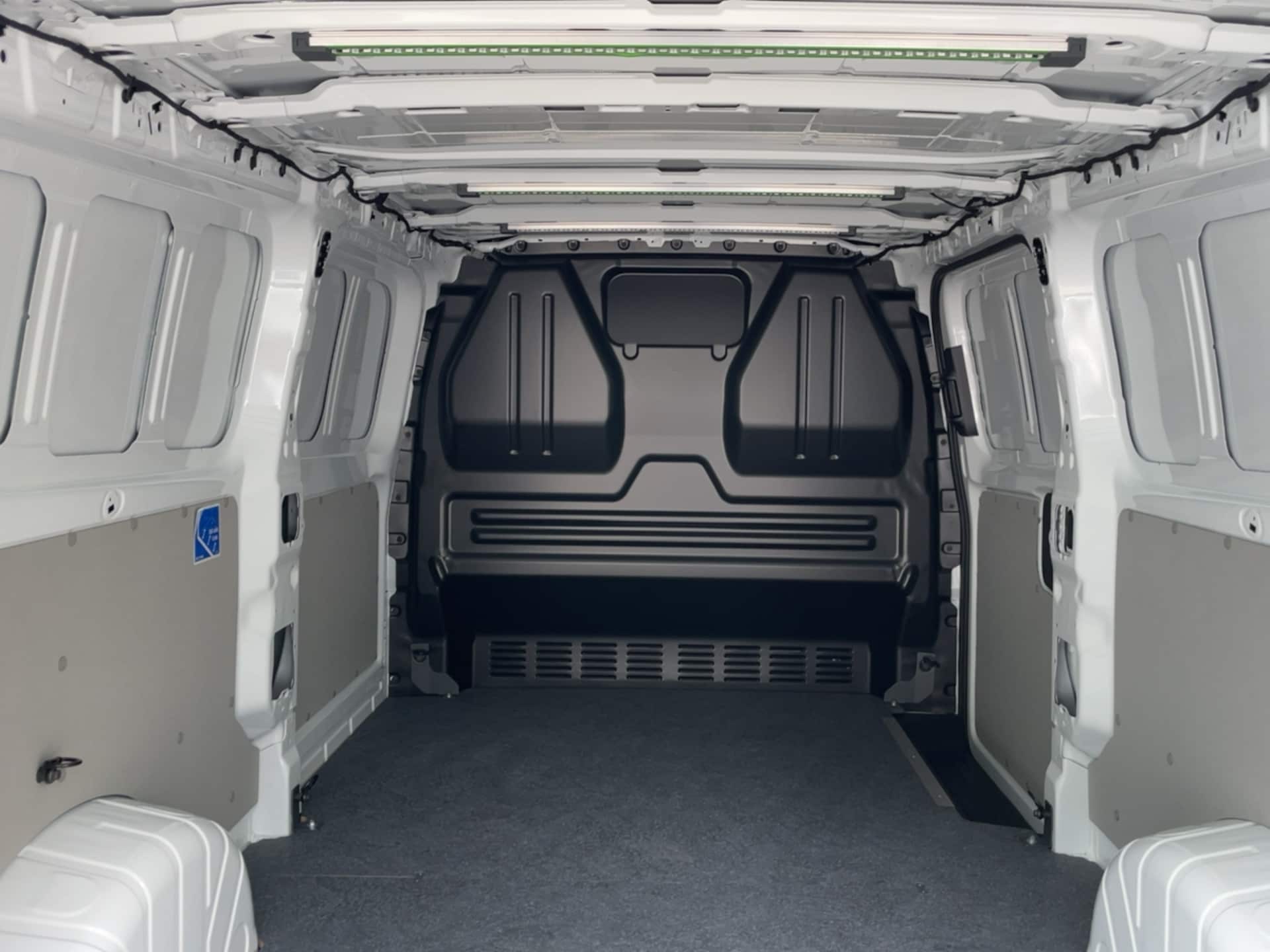 Volkswagen Transporter Kasten langer Radstand