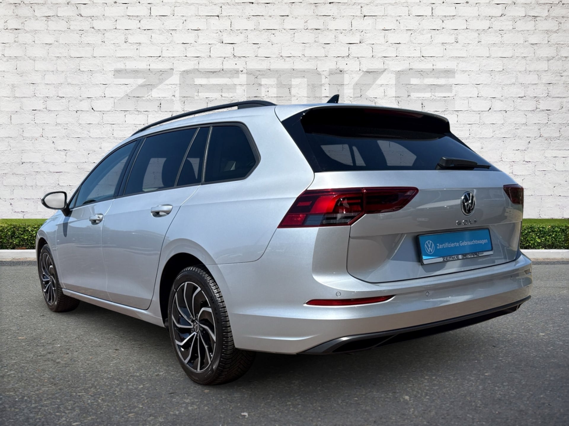 Volkswagen Golf Variant Life
