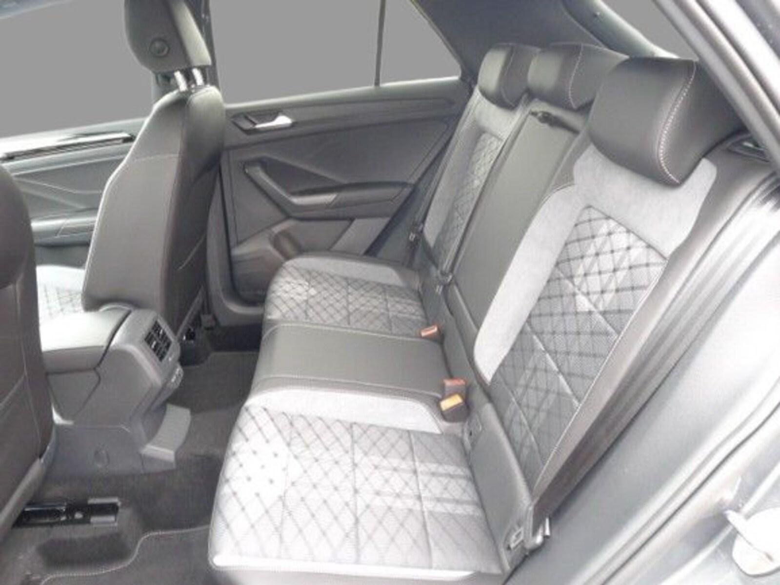 Volkswagen T-Roc – Bild 8
