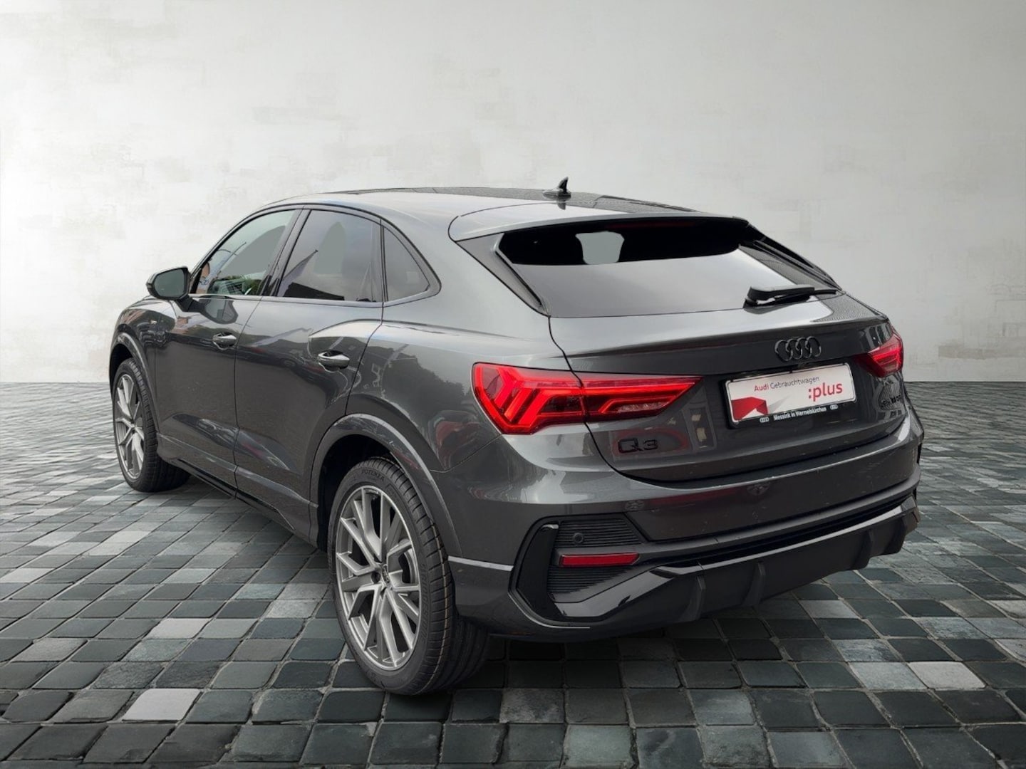 Bild über Audi Q3 Sportback S line 35 TFSI S tronic - für weitere Informationen kontaktieren Sie den Audi Partner