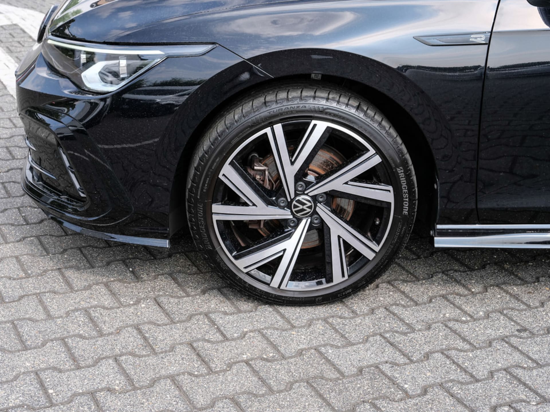 Volkswagen Golf R-Line