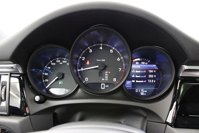 2025 Porsche Macan Base - Photo 18