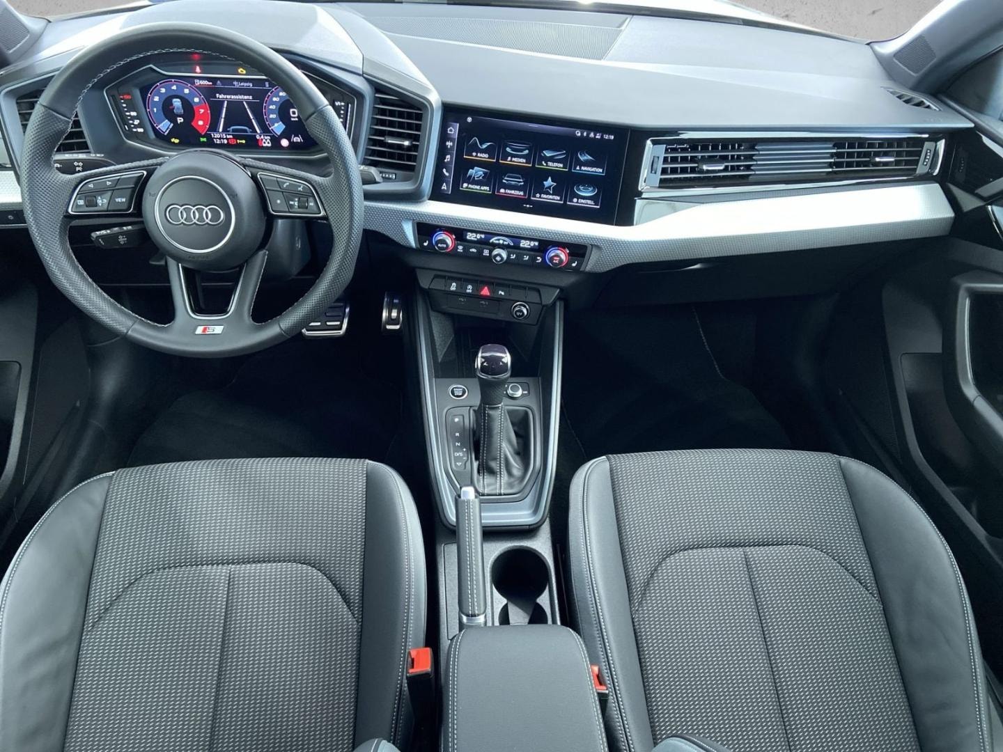 Bild über Audi A1 Sportback advanced 30 TFSI S tronic - für weitere Informationen kontaktieren Sie den Audi Partner