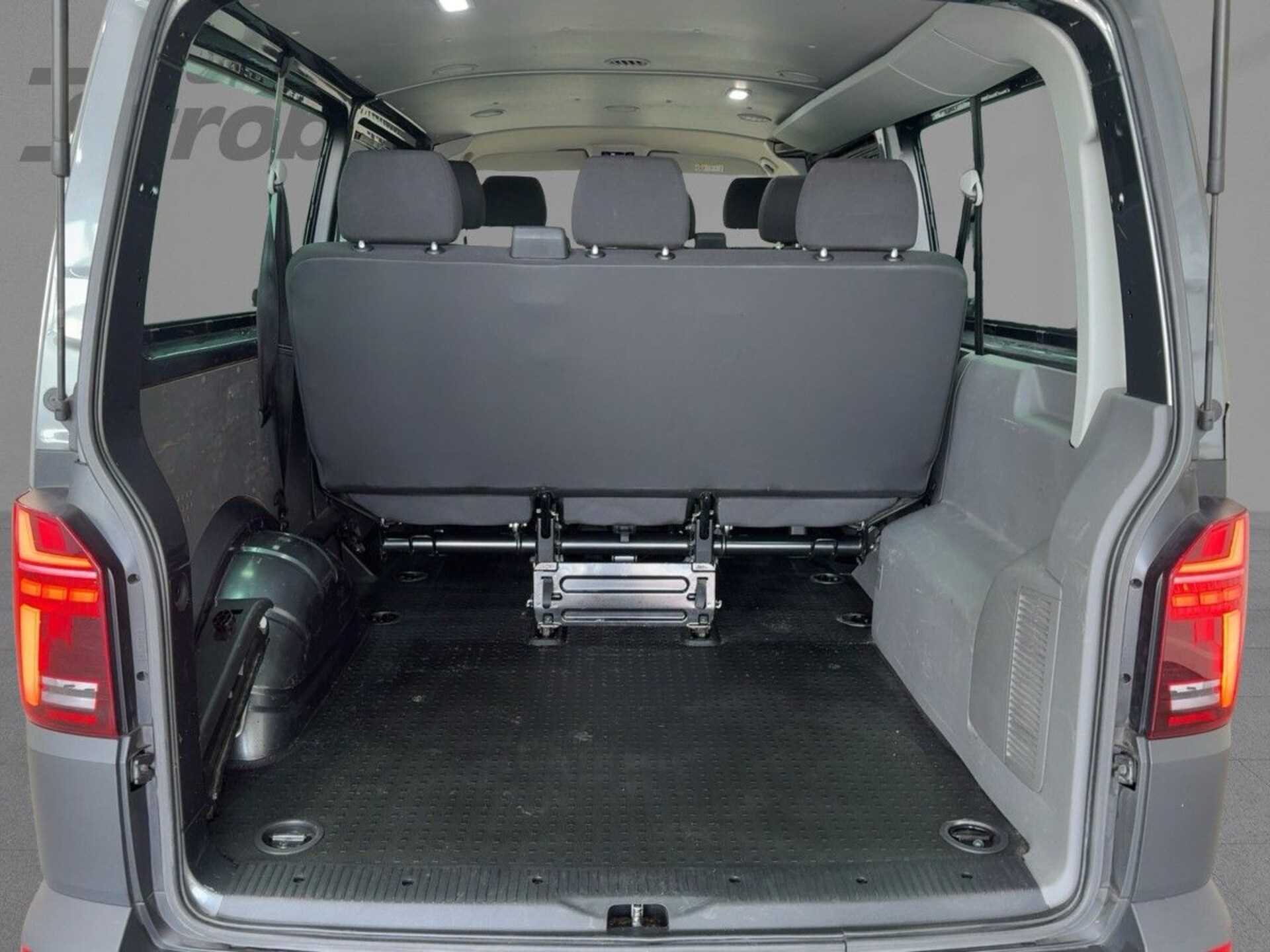 Volkswagen T6.1 Transporter Kombi langer Radstand