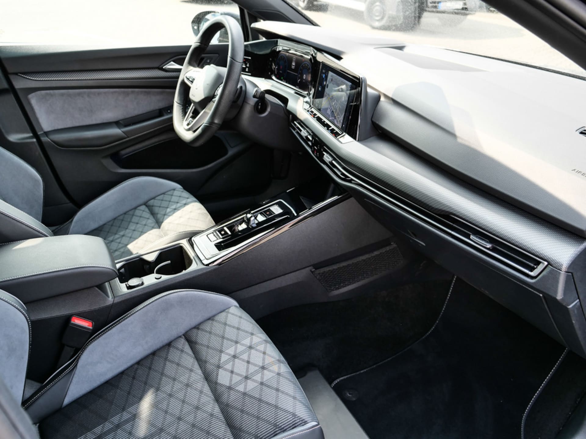 Volkswagen Golf R-Line