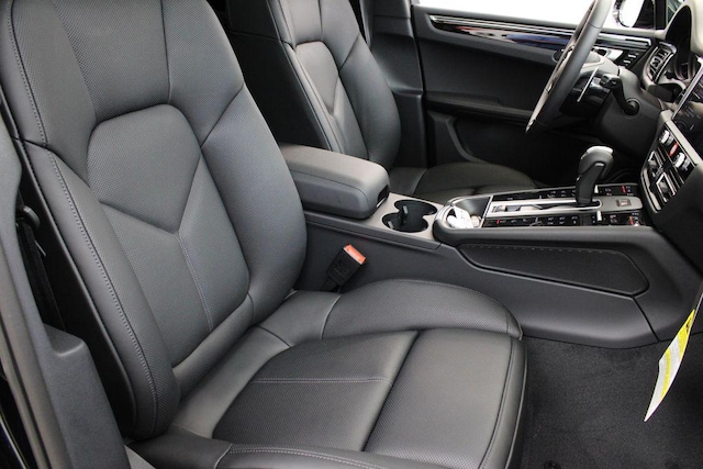 2025 Porsche Macan Base - Photo 28