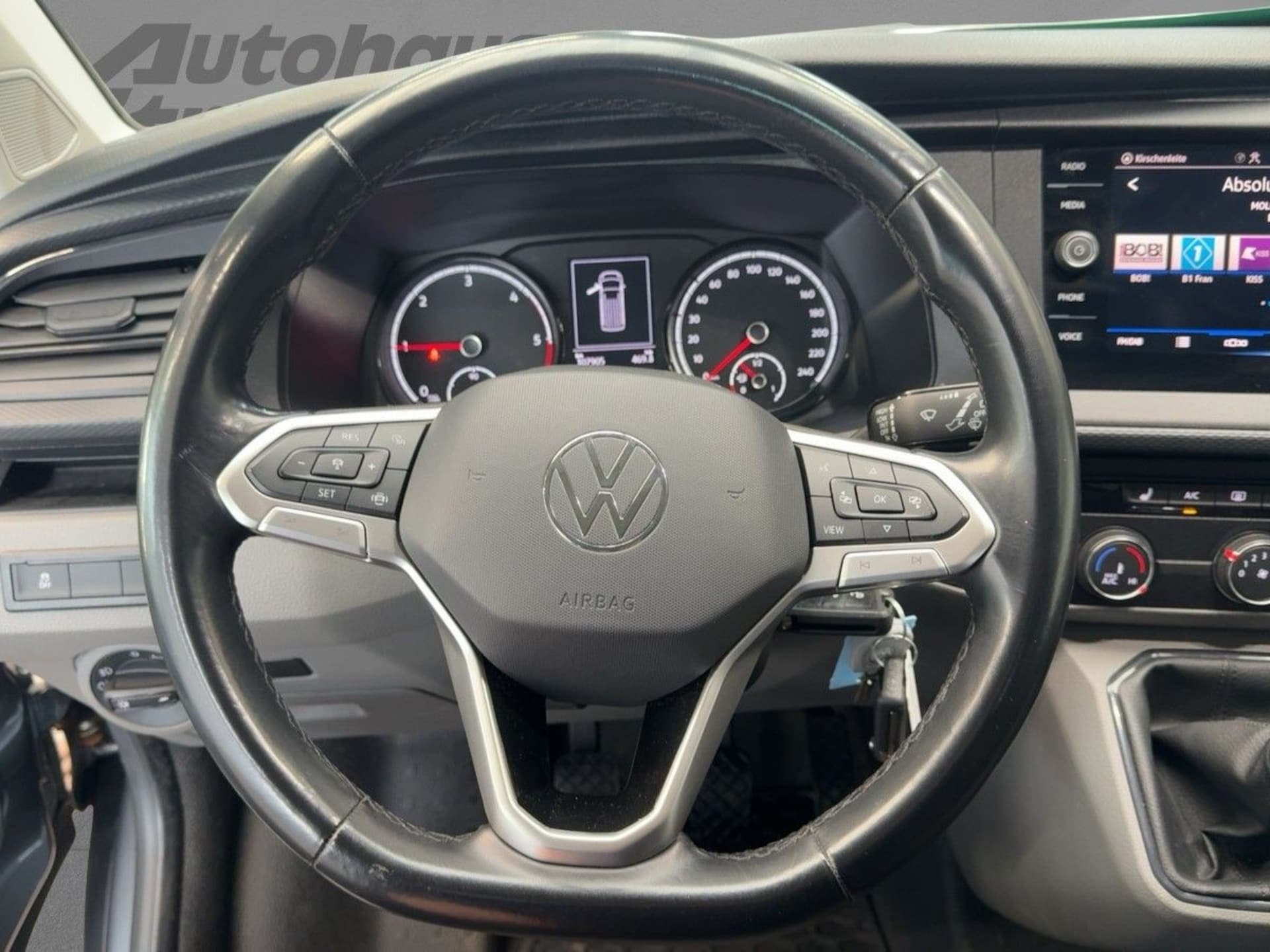 Volkswagen T6.1 Transporter Kombi langer Radstand