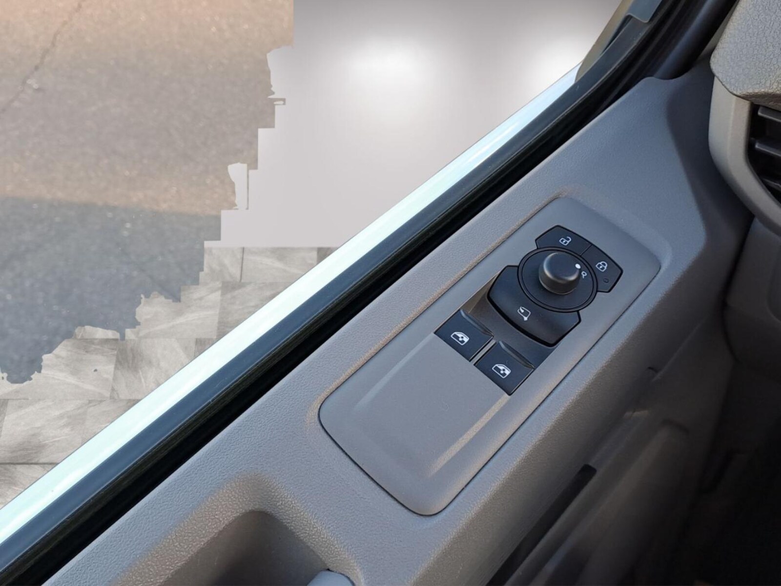 Volkswagen Transporter Kasten kurzer Radstand – Bild 10