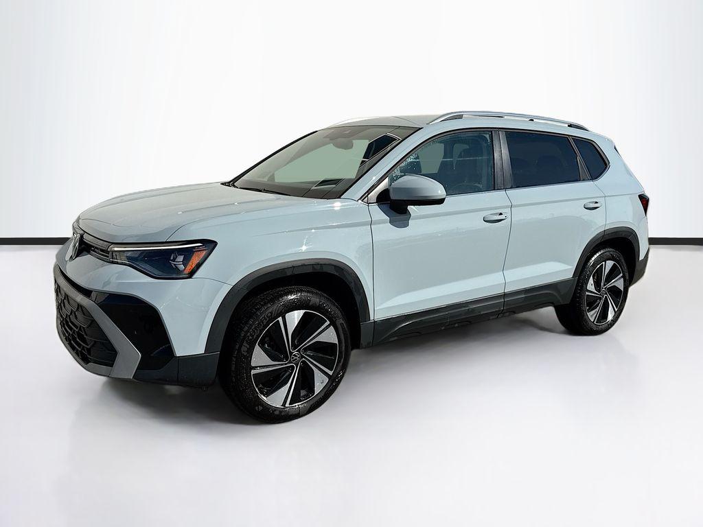 2025 Volkswagen Taos 1.5T SE 4Motion's photo