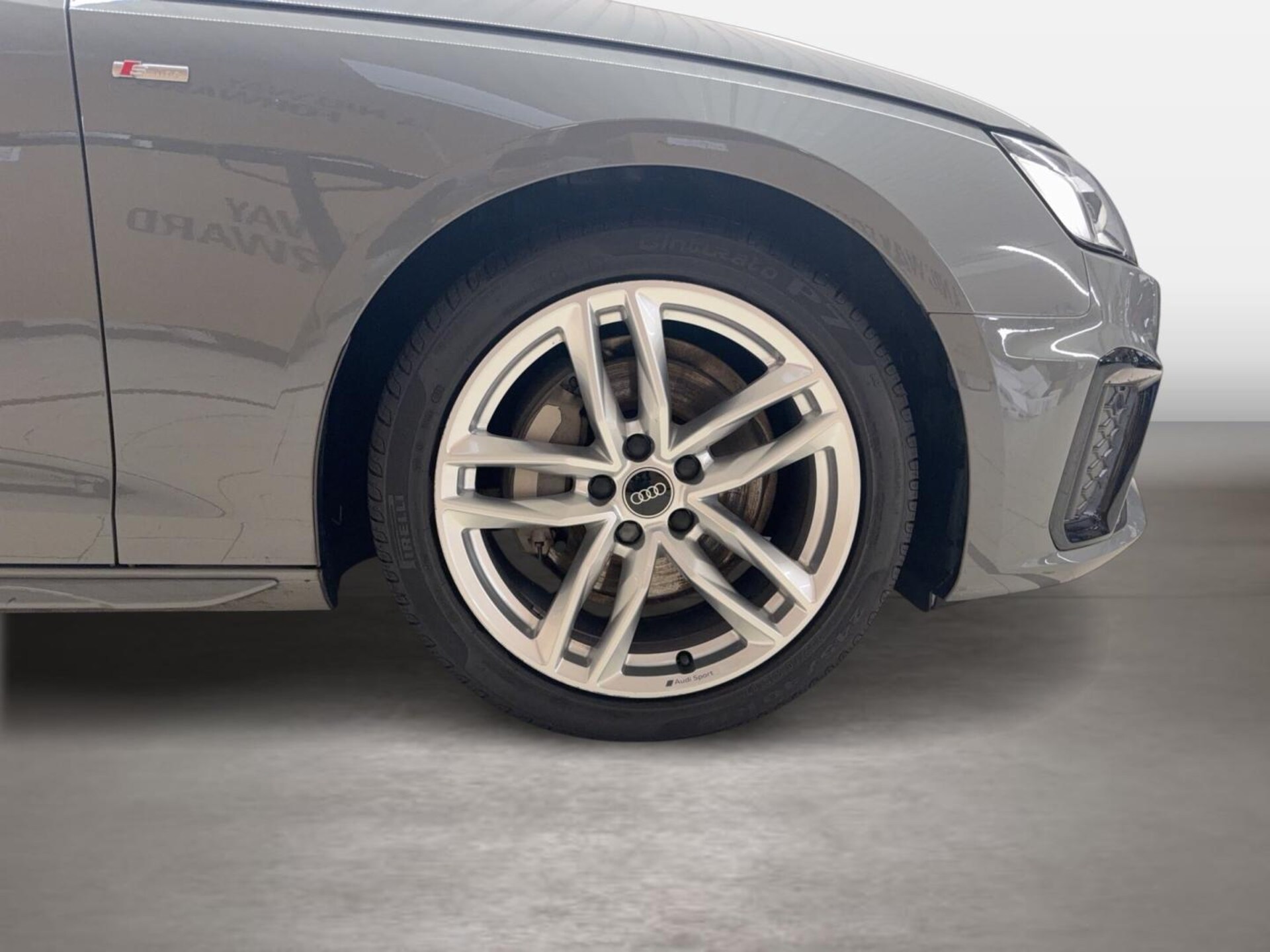 Audi A4 Avant S line