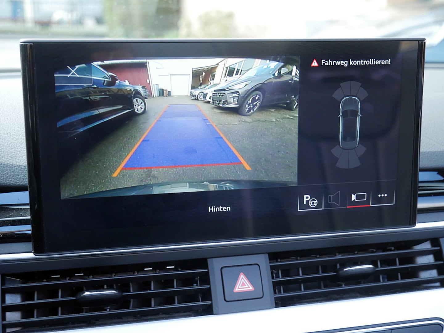 Bild über Audi A5 Cabriolet S line 40 TFSI S tronic - für weitere Informationen kontaktieren Sie den Audi Partner