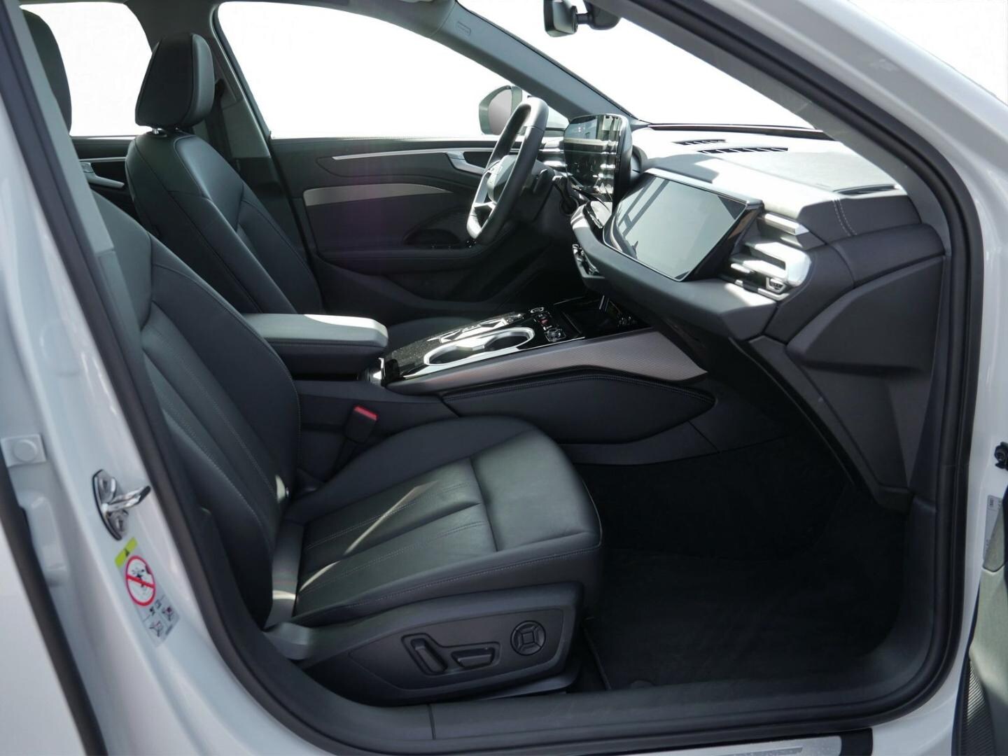 Bild über Audi A6 Avant TDI 150 kW S tronic - für weitere Informationen kontaktieren Sie den Audi Partner